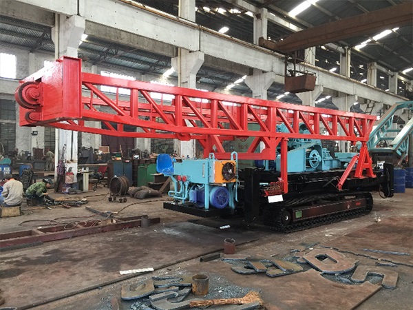 Crawler type GPS pile boring machine