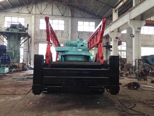 Crawler type GPS pile boring machine